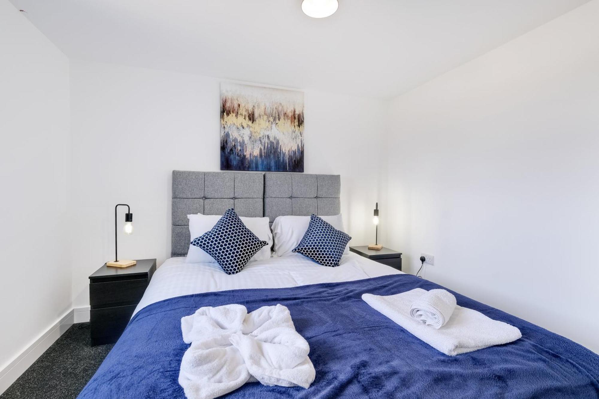 Holiday home Chaucer Avenue 6 Bedroom & 3 Bathroom With Parking *